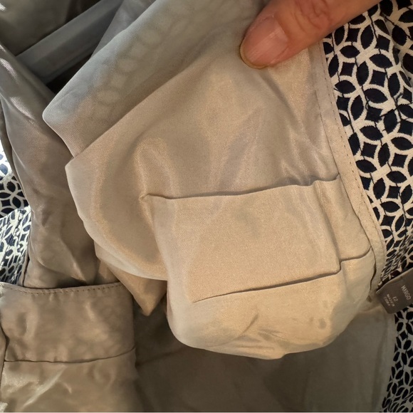 Ann Taylor  Womens Size 12 Black & White Print Margo Pants Capris - Picture 9 of 15